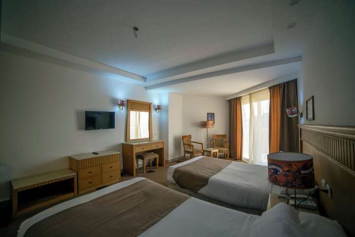Room 34 of 109