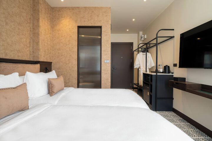 Room 10 of 39
