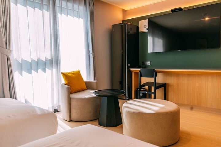 Room 106 of 219
