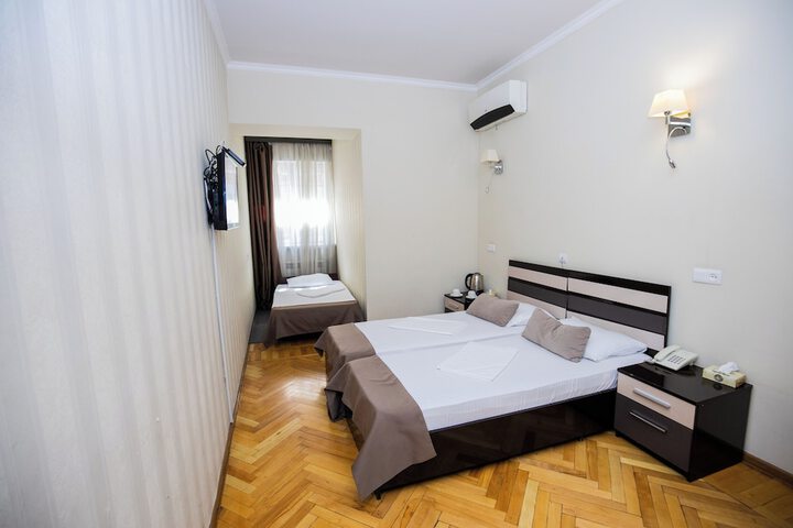 Room 54 of 190