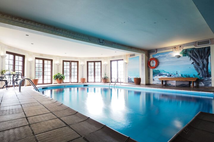 Pool 18 of 55