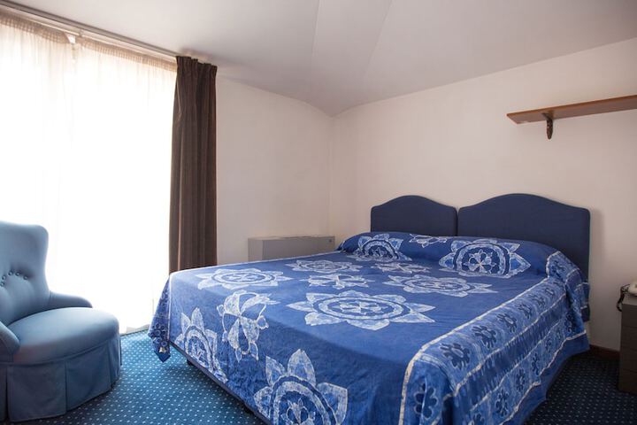 Room 7 of 44