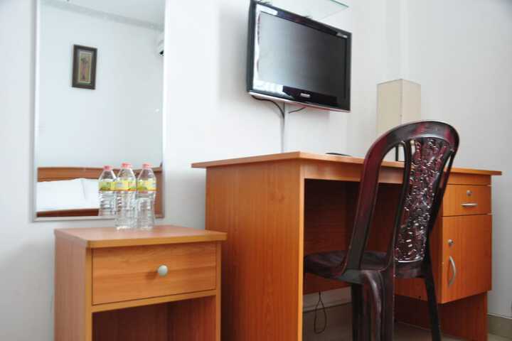 Room 17 of 94