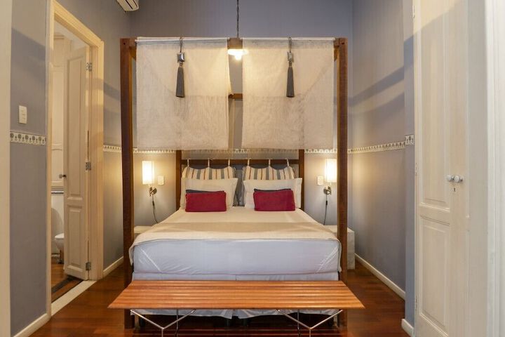 Room 28 of 106
