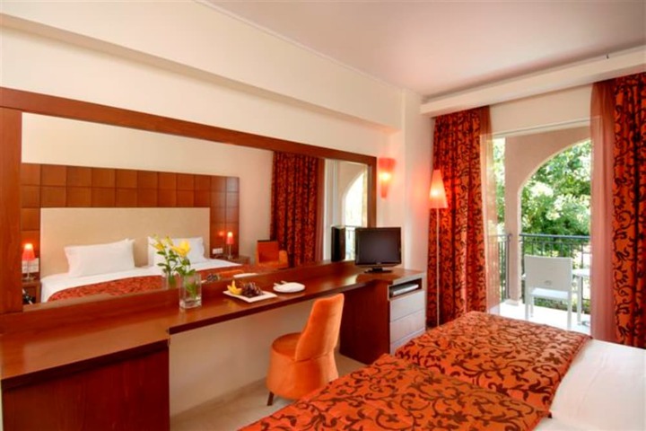 Room 44 of 153