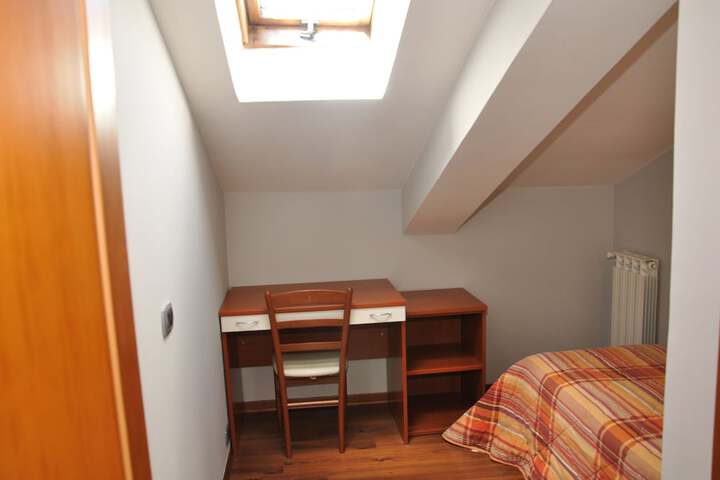 Room 8 of 20