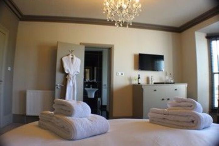 Room 13 of 42