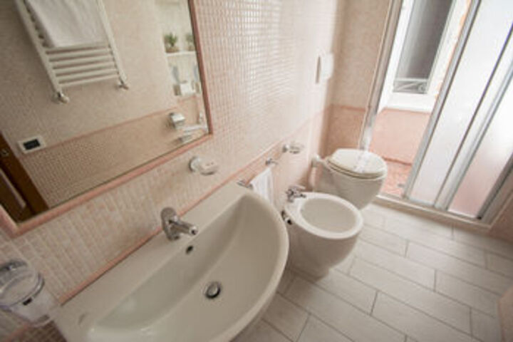 Room 4 of 23