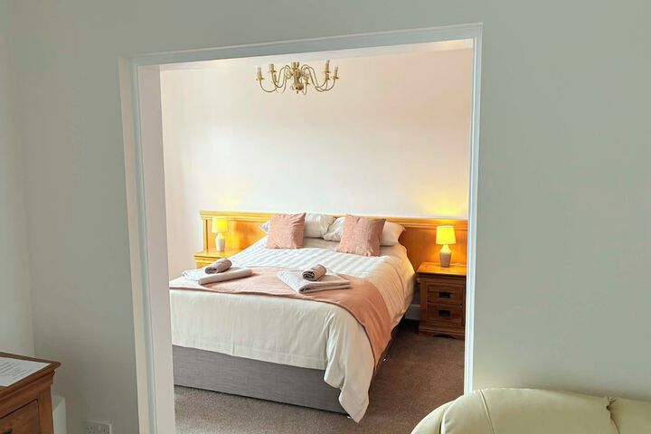 Room 2 of 25