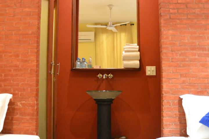 Room 3 of 57