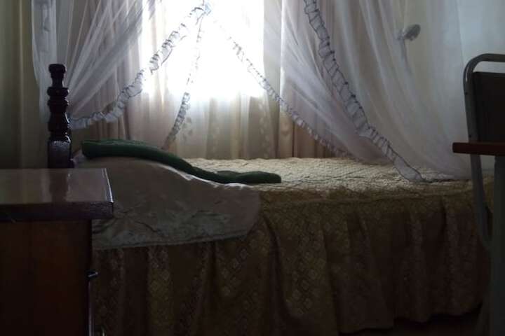 Room 9 of 25