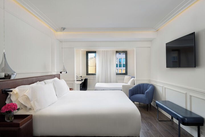 Room 17 of 80