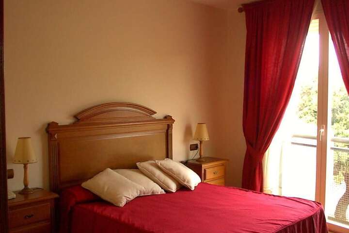 Room 8 of 48