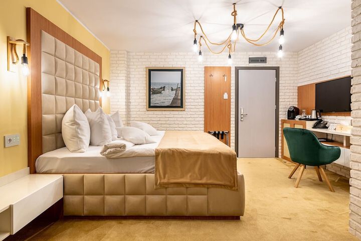 Room 15 of 88