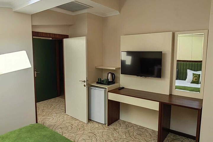 Room 6 of 23