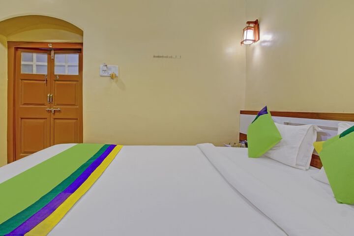 Room 15 of 76