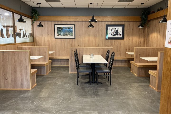 Dining 17 of 25