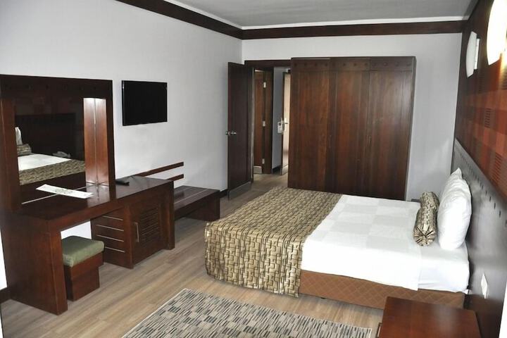 Room 8 of 49