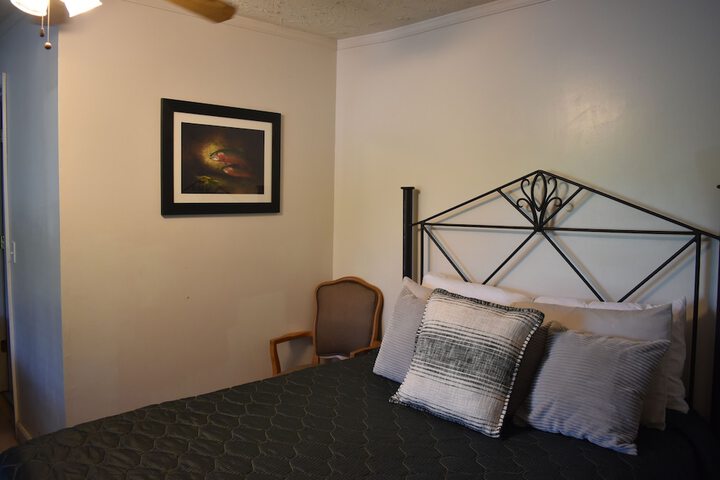 Room 25 of 94