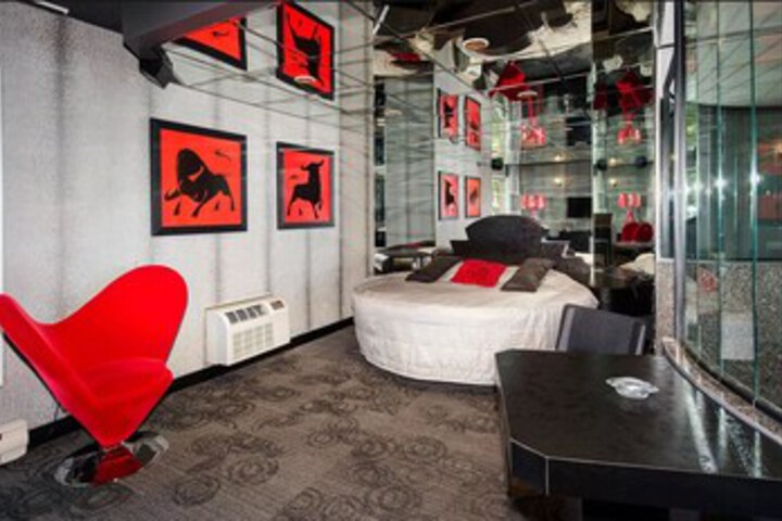 Room 13 of 35