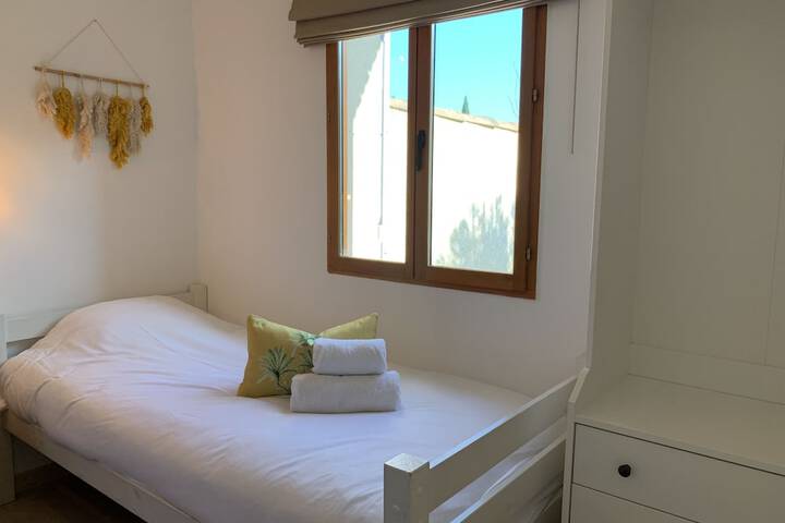 Room 34 of 111