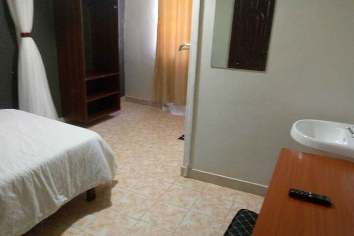 Room 3 of 7