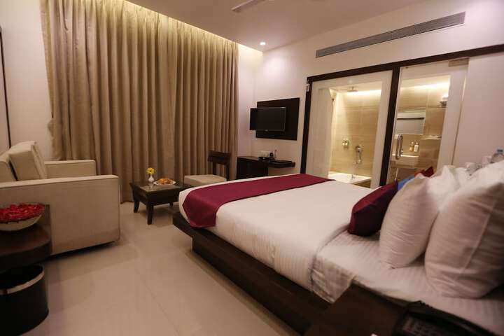 Room 7 of 83