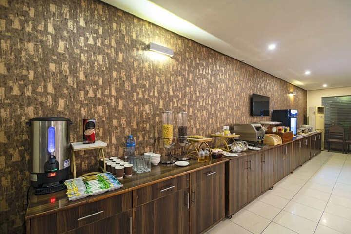 Dining Photos