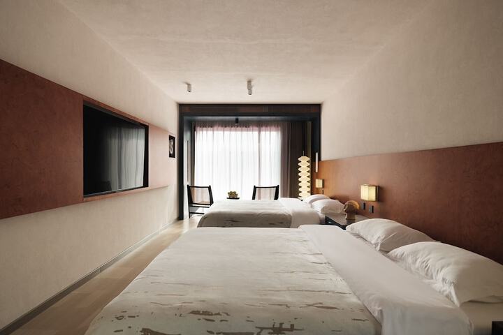 Room 15 of 158