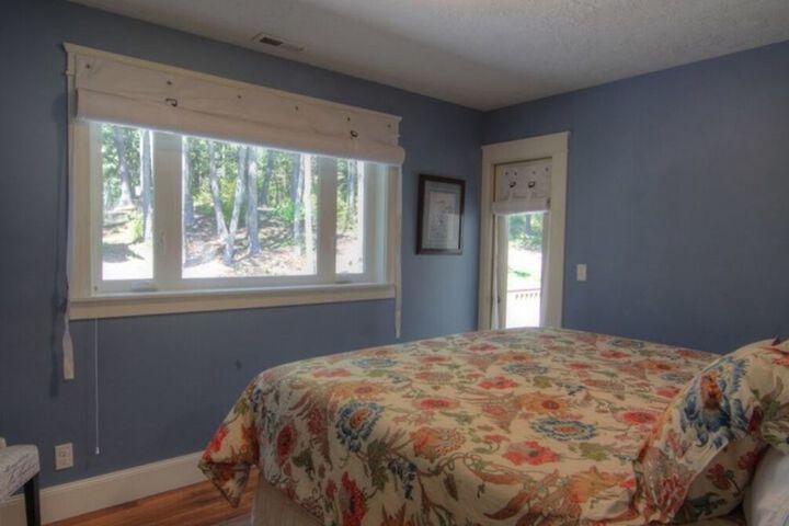 Room 5 of 16