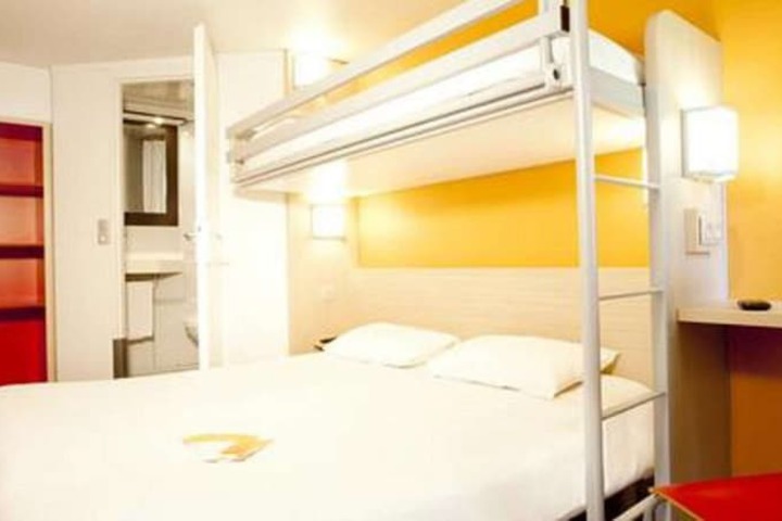 Room 7 of 19