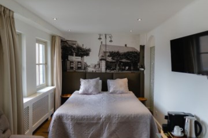 Room 10 of 46