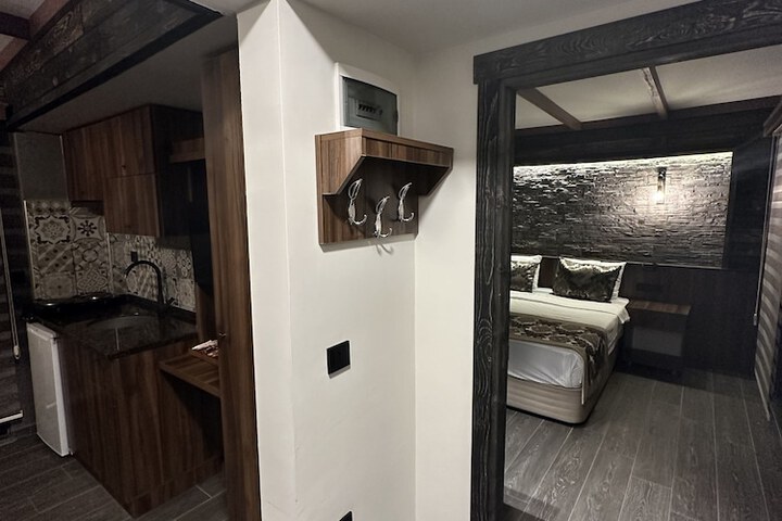 Room 20 of 76