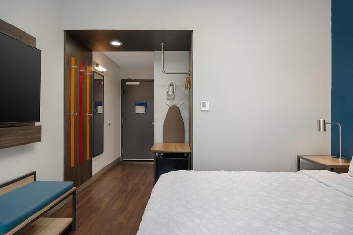 Room 13 of 46