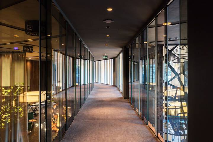 Ballroom/Hall 50 of 97