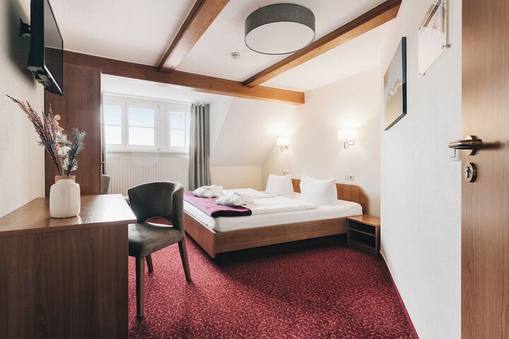 Room 30 of 95