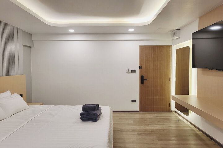 Room 22 of 37