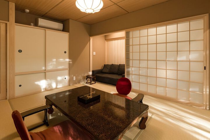 Room 25 of 184