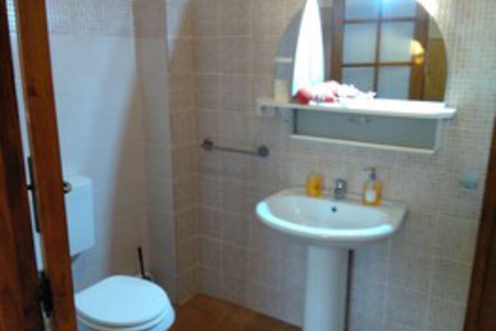 Room 6 of 48
