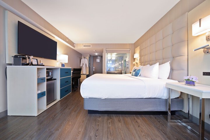 Room 14 of 80