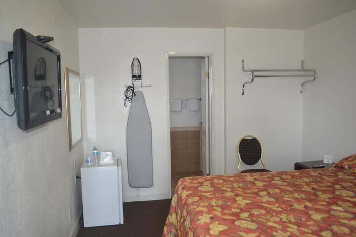 Room 5 of 18