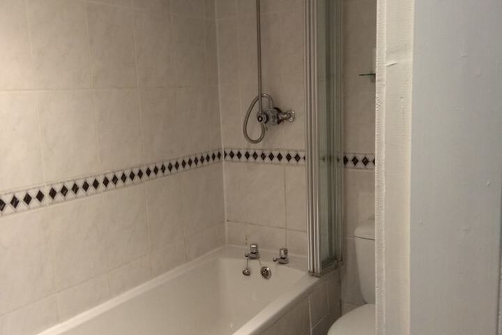 Room 36 of 62