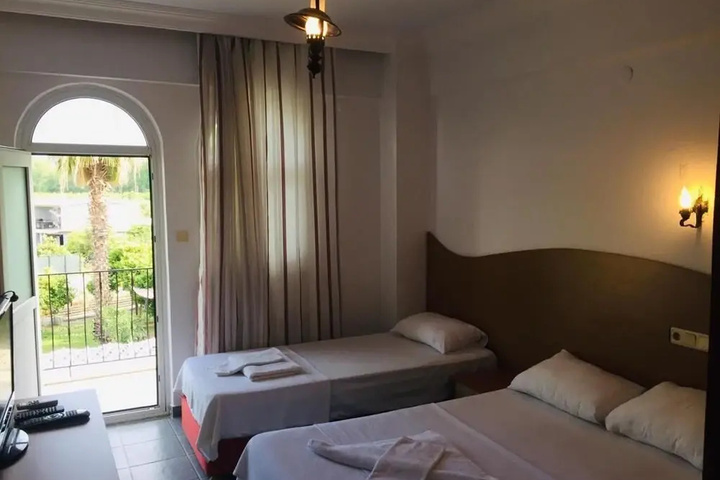 Room 2 of 18