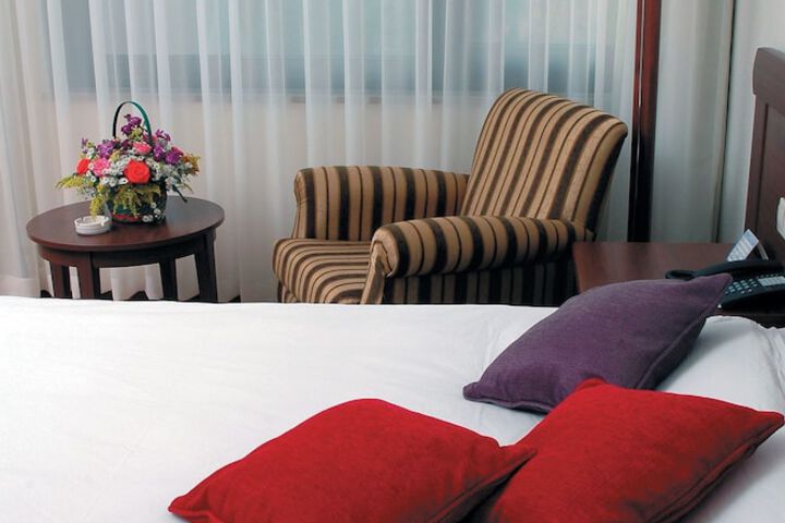 Room 5 of 13