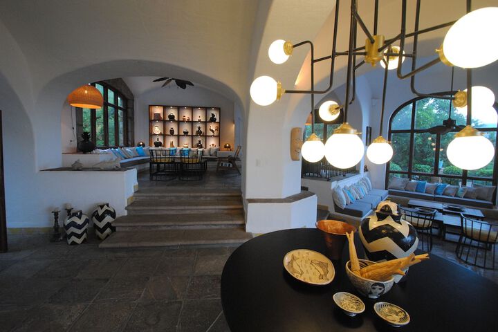 Guest Lobby