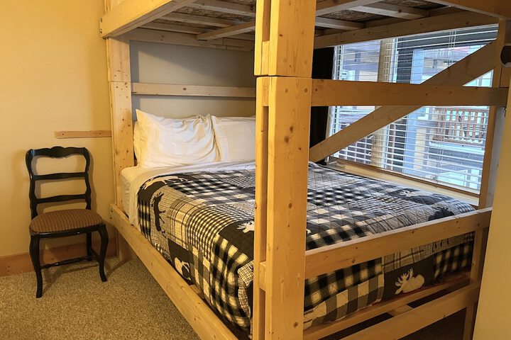 Room 10 of 66