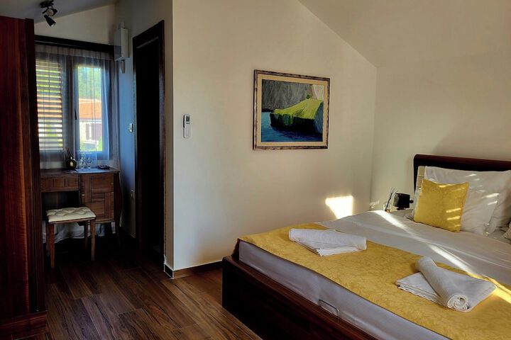 Room 6 of 29