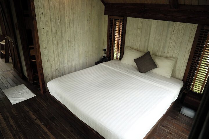 Room 73 of 172