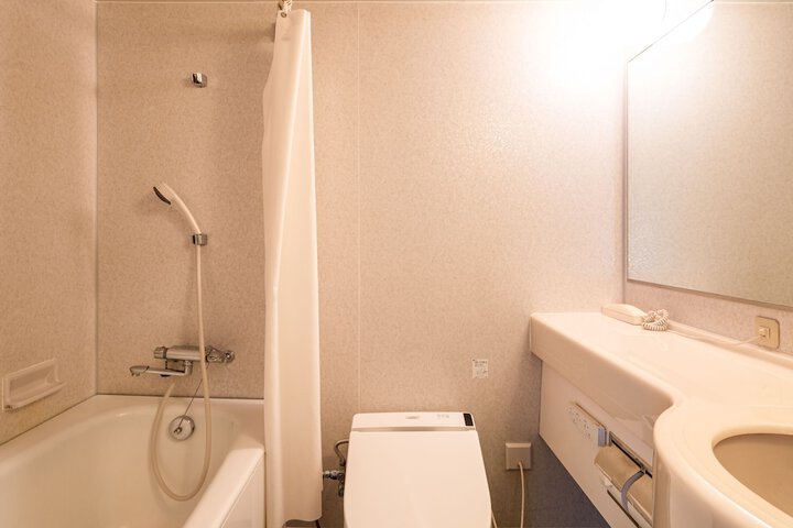 Room 33 of 52