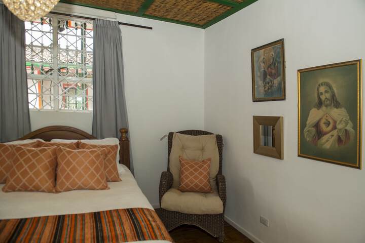 Room 21 of 46